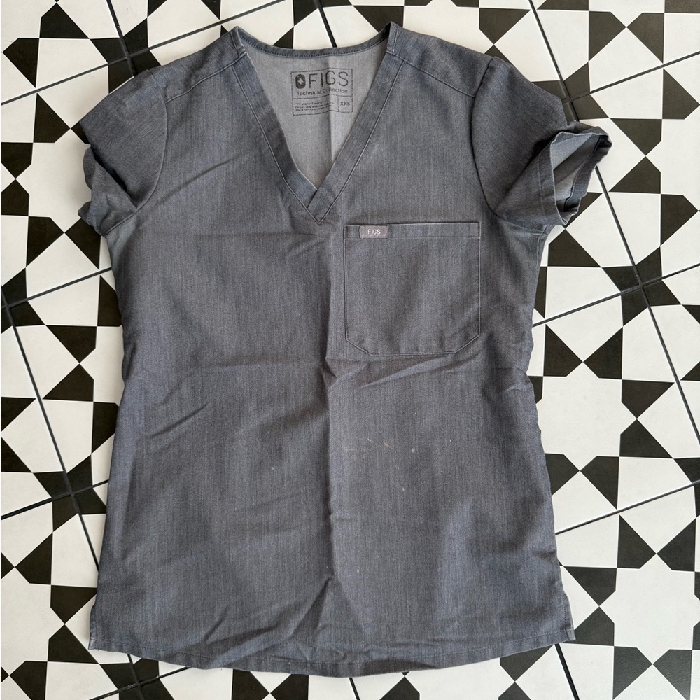 Figs Gray Short Sleeve Tee V-Neck